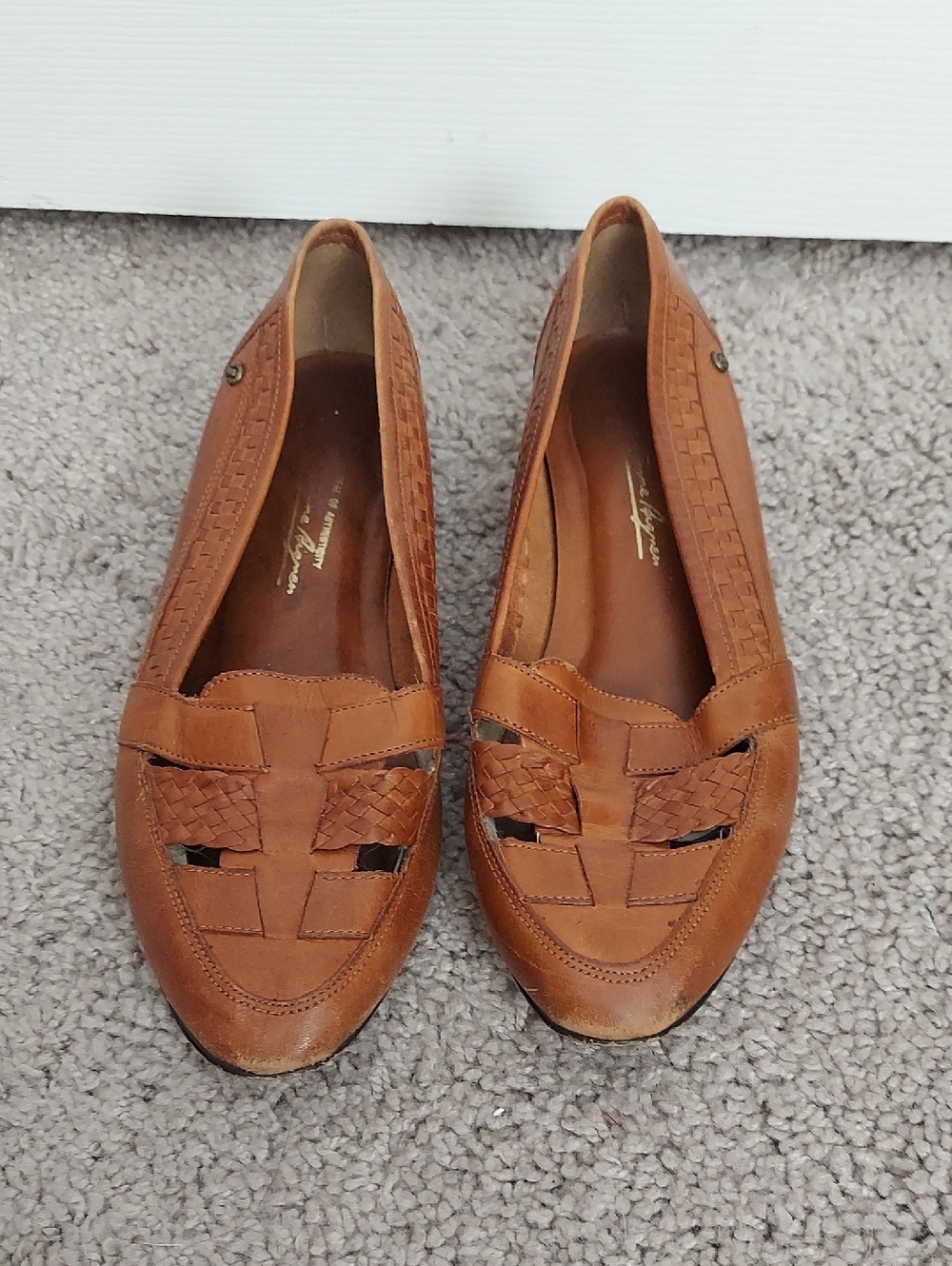 Vintage Women's Tan Leather Woven Slip-On Loafers